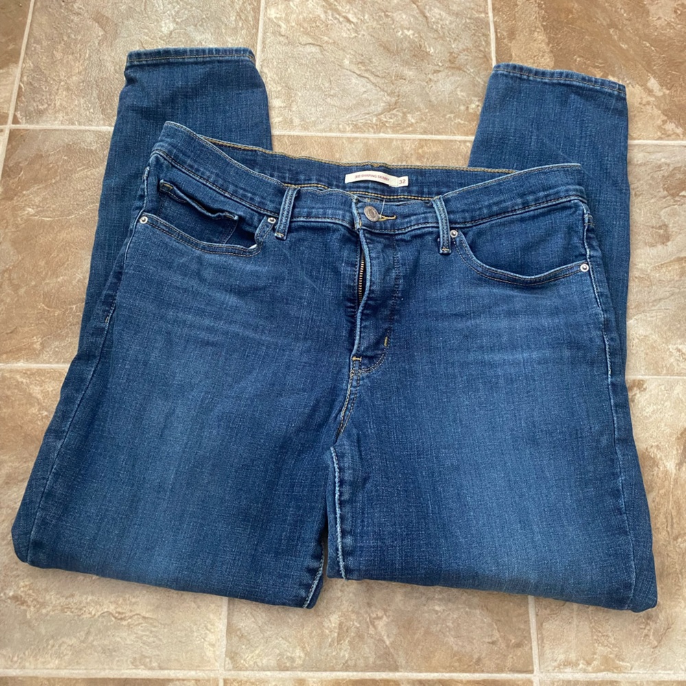 Levi’s 311 Shaping Skinny